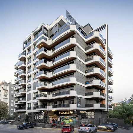 Utopia 18 Apartment *