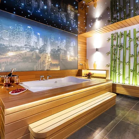 Utopia Residence, 3 Bedroom With Jacuzzi * Bornova