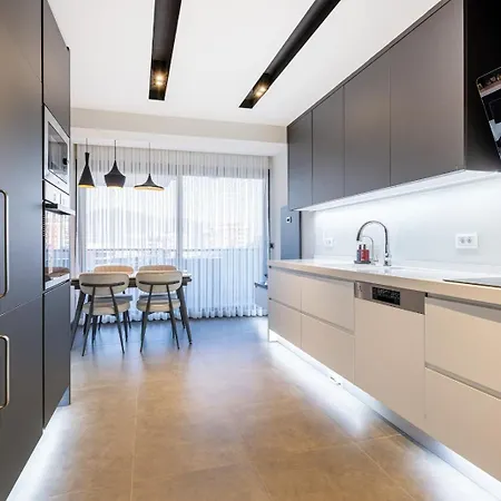 Utopia Residence, 3 Bedroom With Jacuzzi